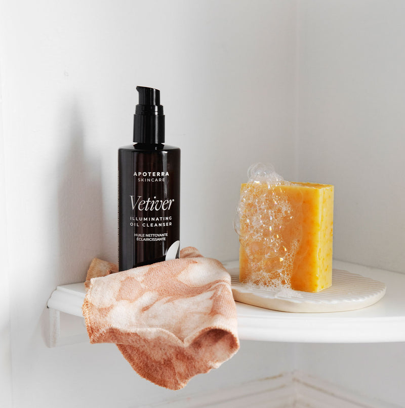 Vetiver Illuminating Oil Cleanser